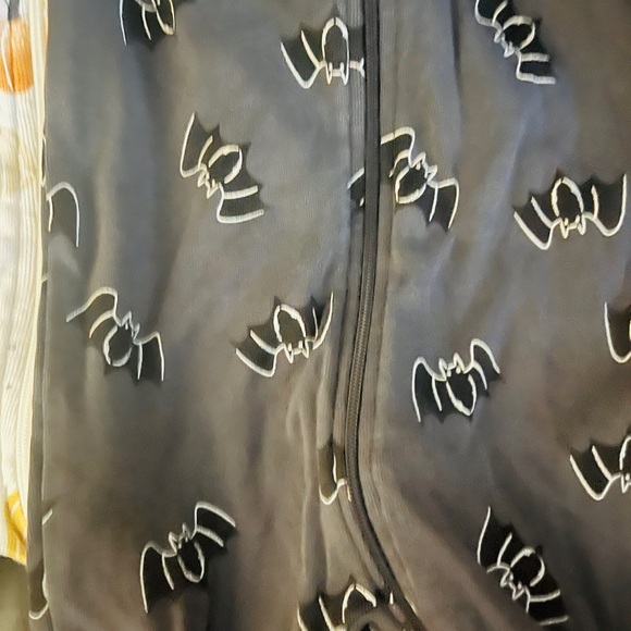 Petit Lem Halloween jammies 3-6 months - Picture 4 of 5